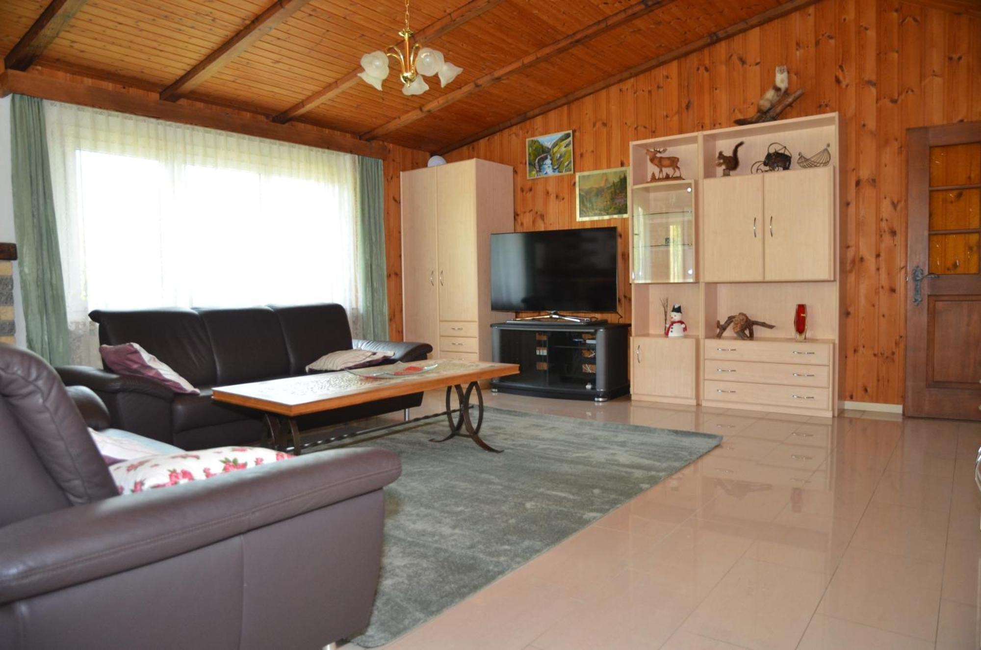 Grosse, Schoene Wohnung Im Gruenen Brig Ngoại thất bức ảnh